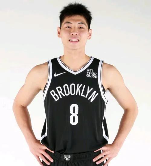 为成功引进广州男篮的崔永熙，辽宁男篮提出了2000万现金加上潜力新秀张峻豪或李虎