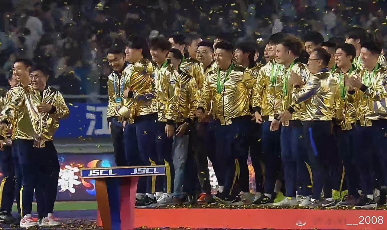 昨晚南通输球，我觉得教练有一定的责任，最后87分钟左右换陈正是不是太晚了，南通应