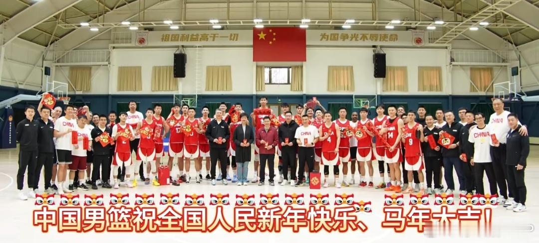 中国男篮公布客战日本名单果然是14选12。此番出访冲绳的是14名国手，赛前再挑