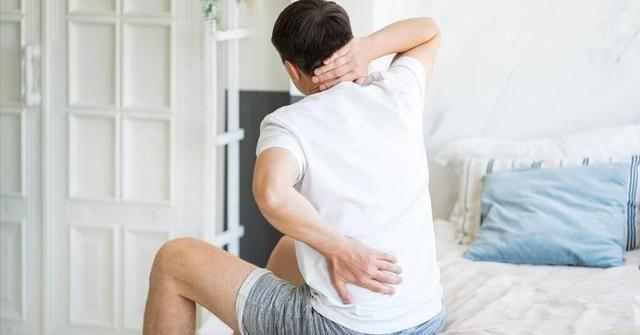 一位45岁的男子因腰痛到医院就诊，谁知检查结果让他大吃一惊——他不仅有4个肾脏，