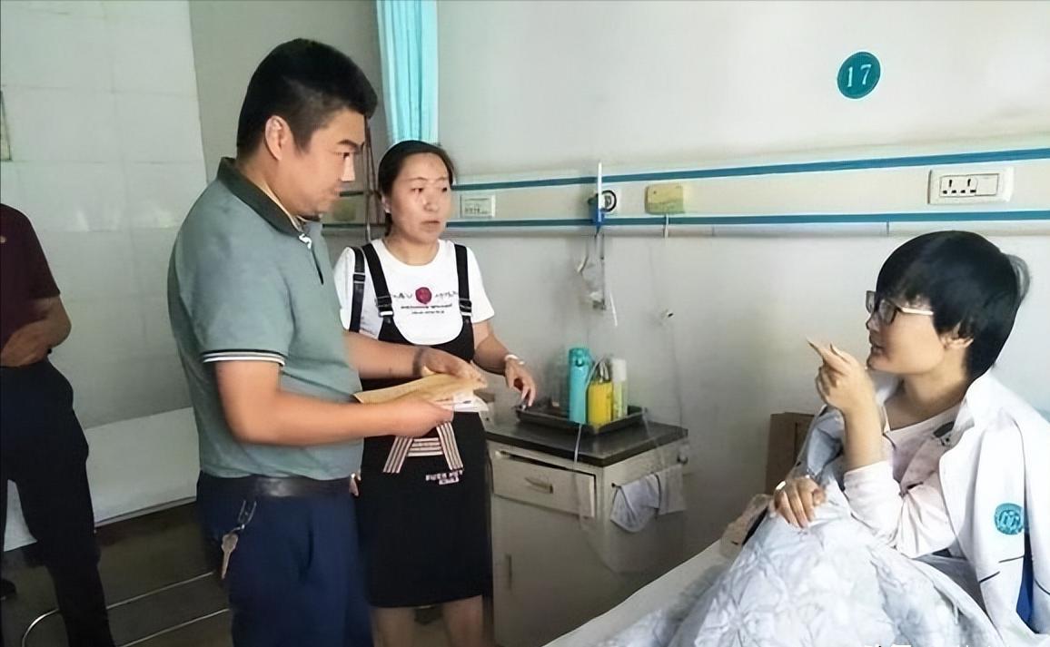 2019年，19岁女孩患癌7年花了200万，亲戚都劝她：“别治了，为了救你，你母