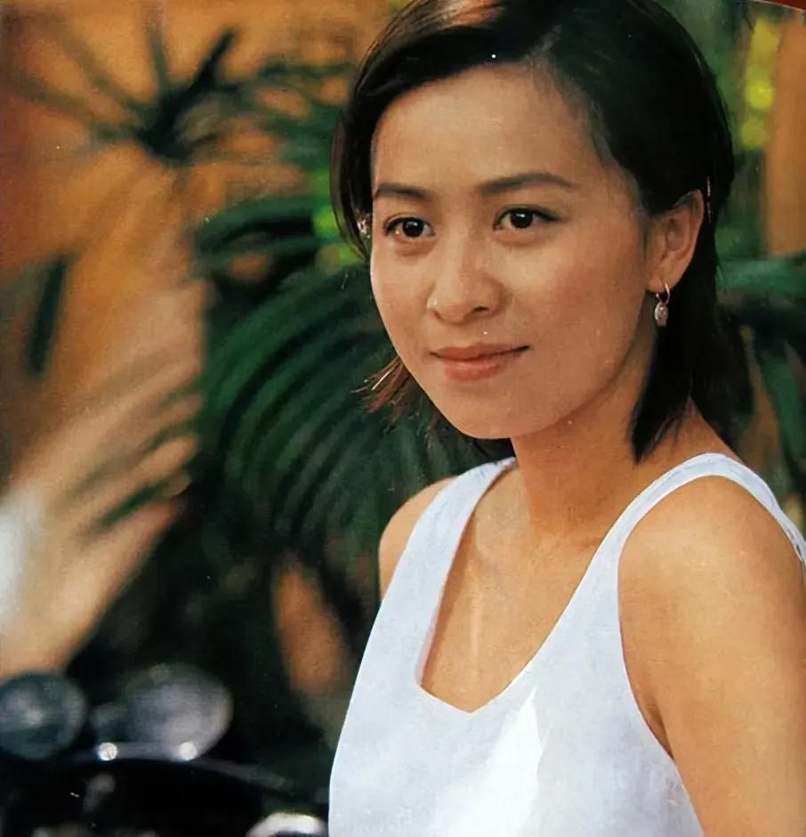 刘嘉玲一直以苏州人自称，但其实她祖籍是广西容县的，老家还有祖屋和亲友。那为啥她当