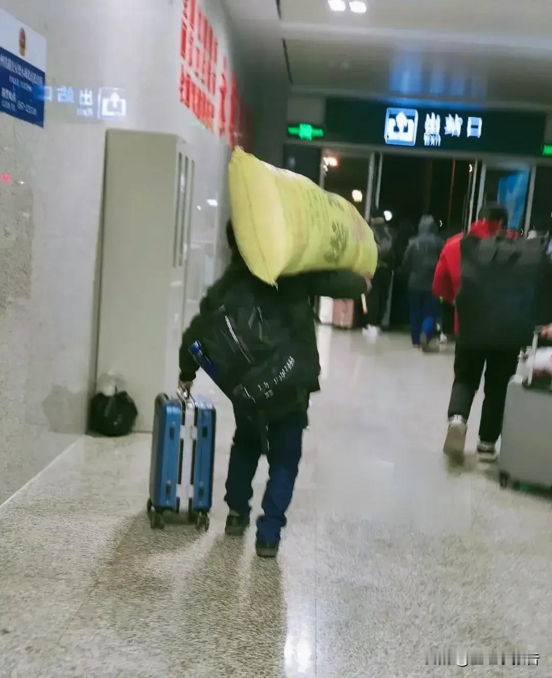 预防农民工返乡滞乡，国家的意思是要预防刚刚脱贫的低收入群体返贫。