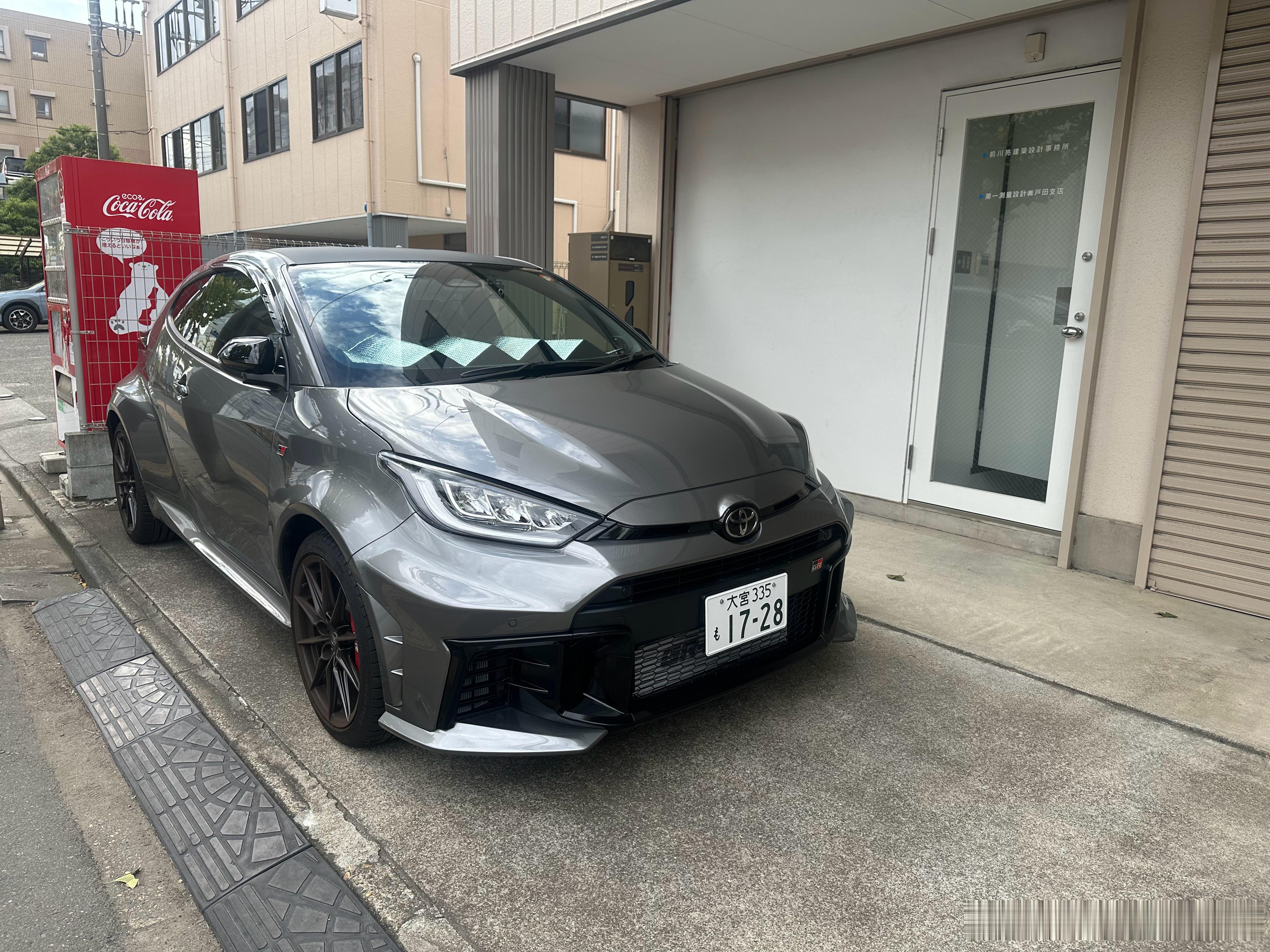 国内jdm车迷里有很多喜欢这个车的。平行进口要40多万…gryaris