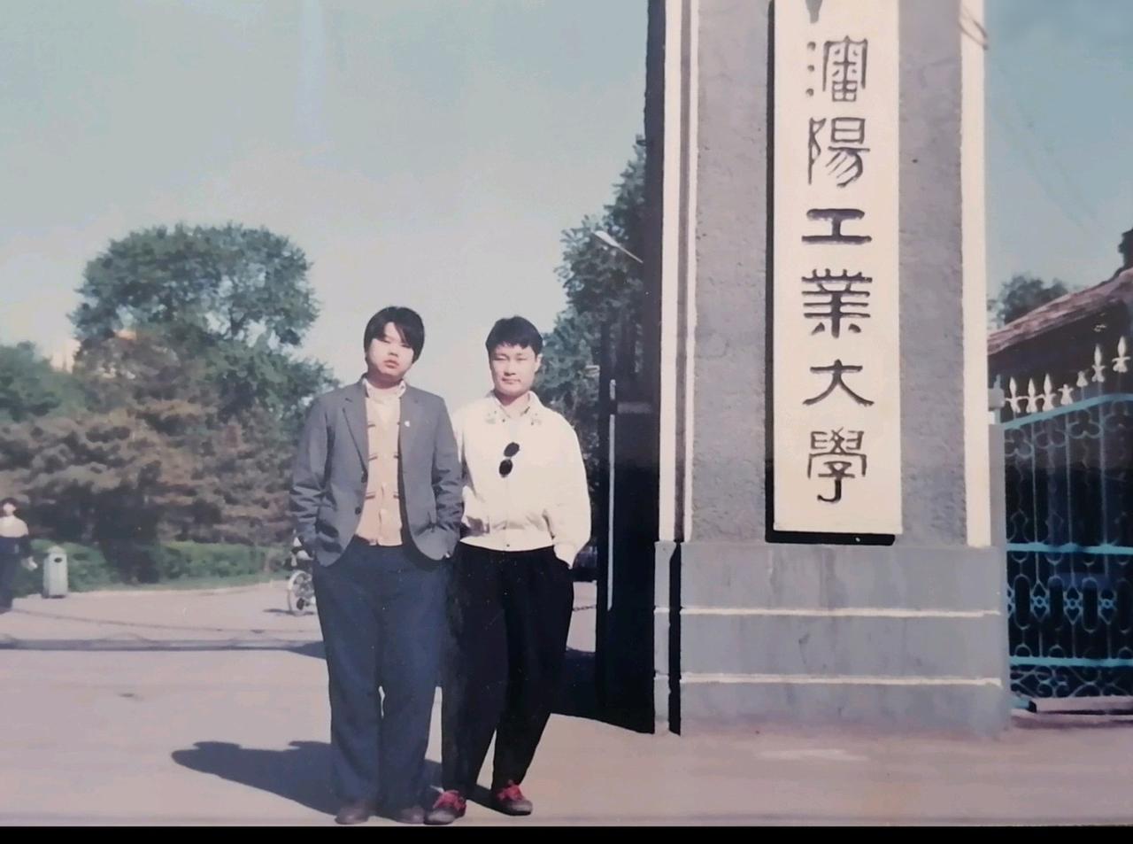 上世纪八九十年代，能考上这所学校的，那一定是人中龙凤。