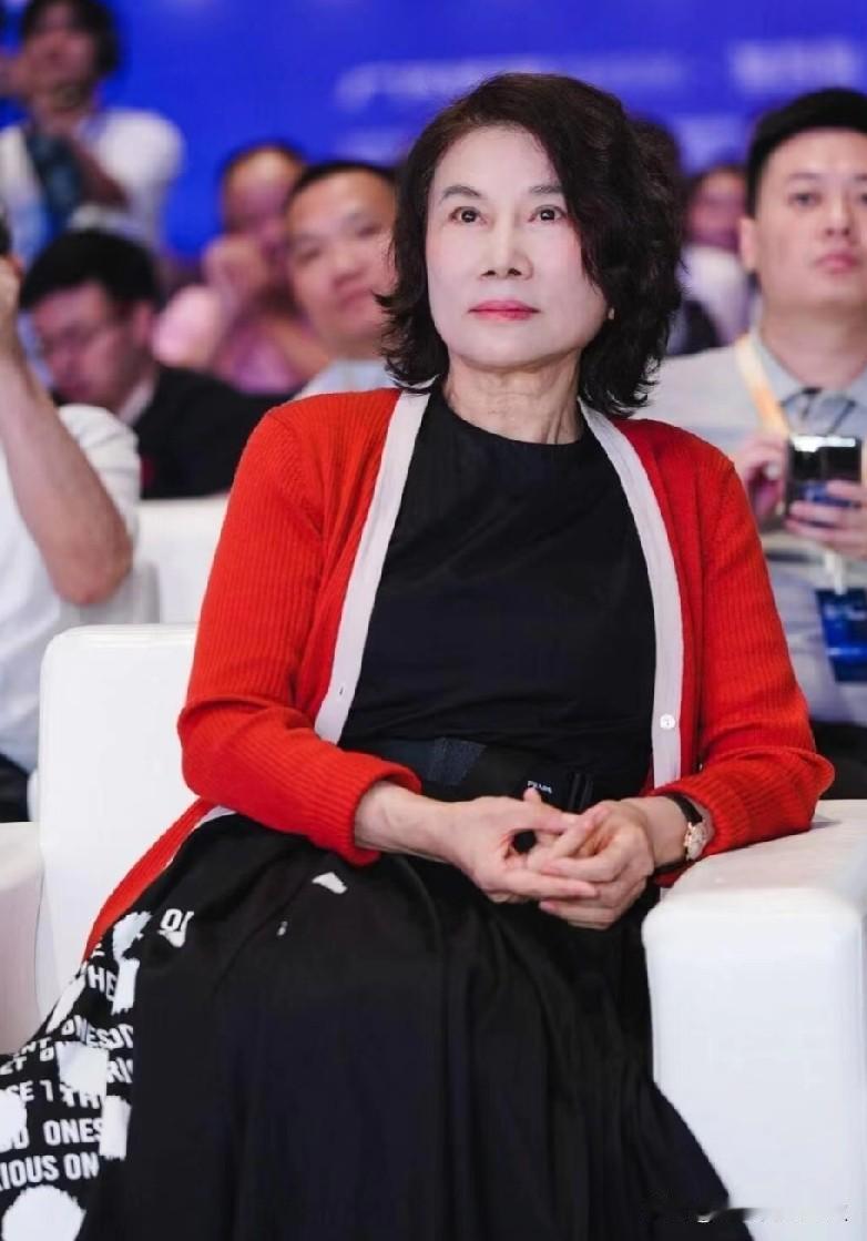 格力集团原董事长周乐伟主动投案自首…2026年4月28日，格力集团前董事长周乐