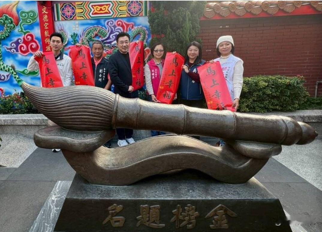 何欣纯民调拉近江启臣：认真参考、调整步伐今年底的台中市长选战，民进党已定于