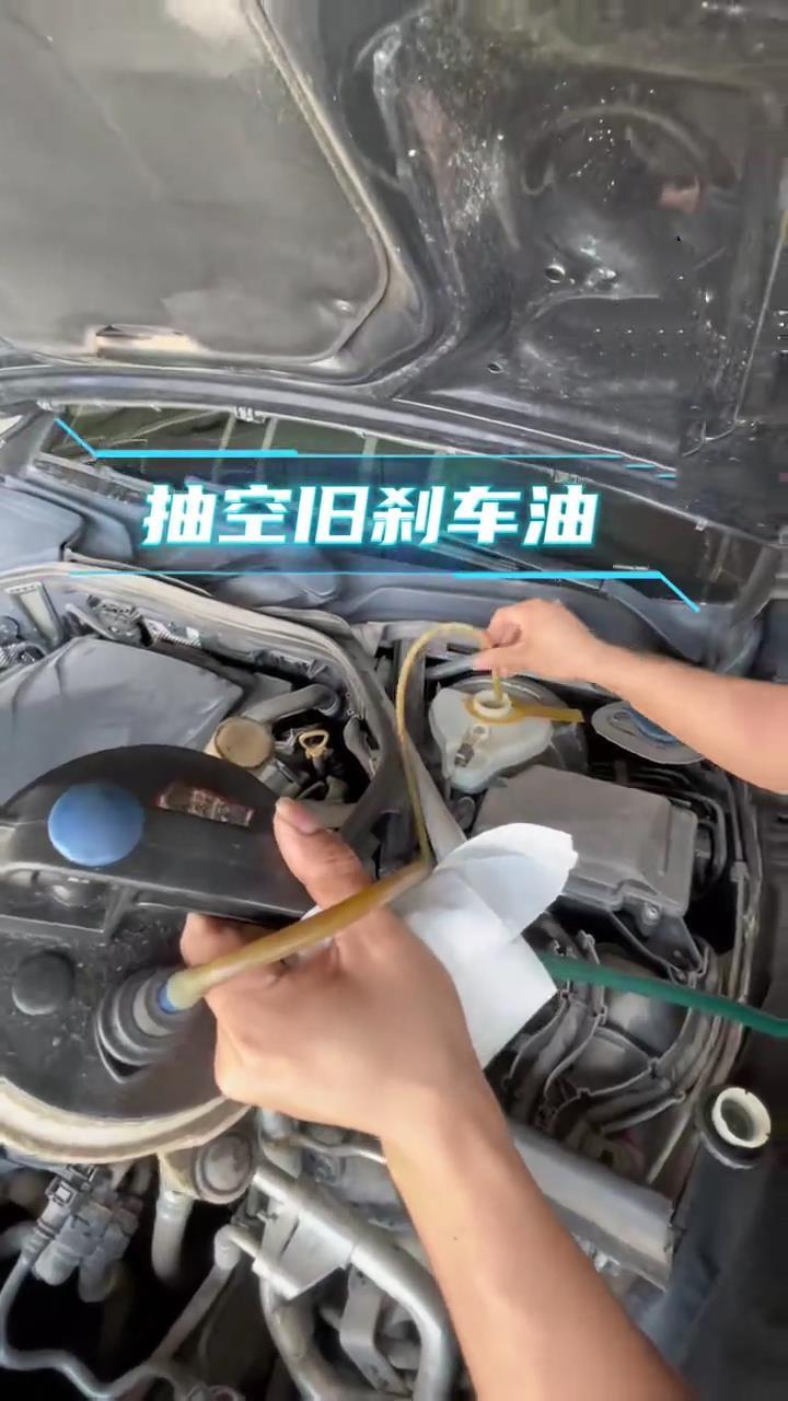 奔驰E300L刹车油等4万公里再换？我不赞成！我不赞成2021款奔驰E3