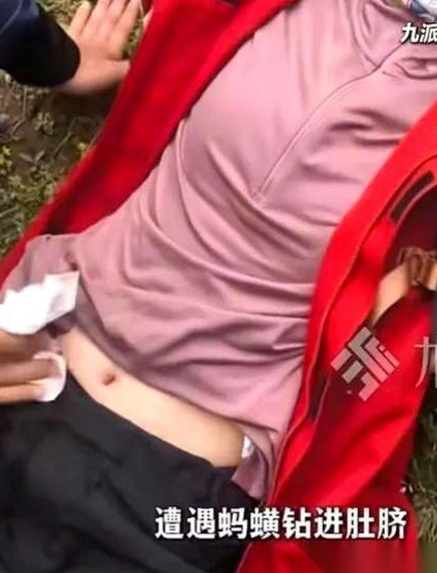 哈巴雪山再次传出一则让人后背发紧的徒步经历。一名女性游客在行进途中突然觉得不对劲