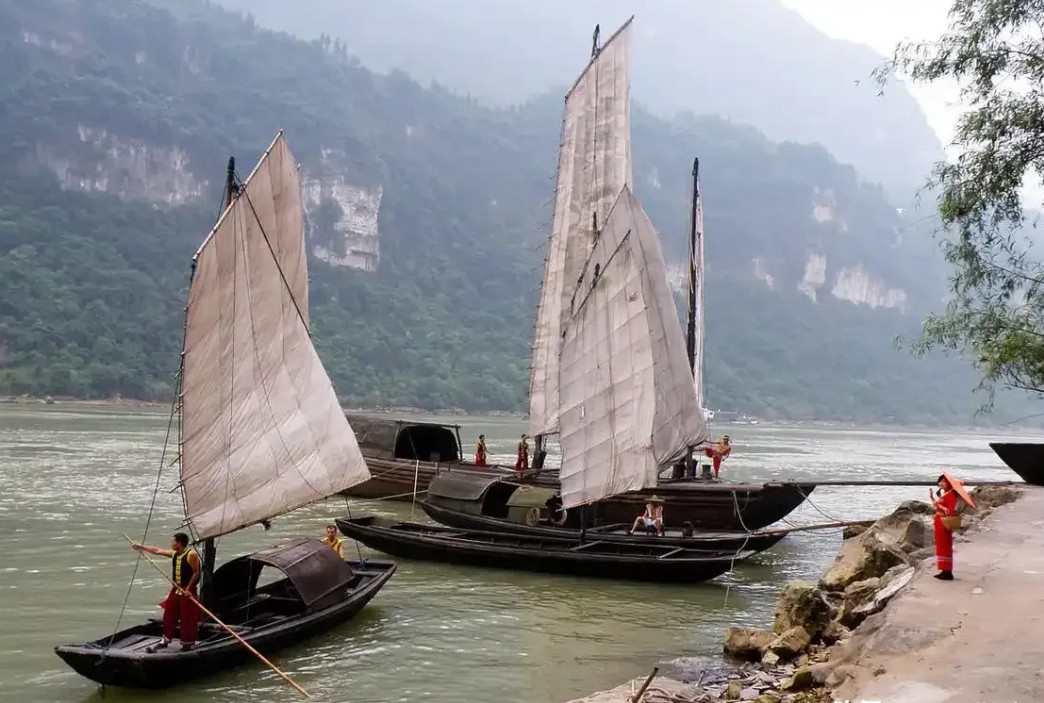 要说湖北的旅游，宜昌和荆州总被人拿来比
