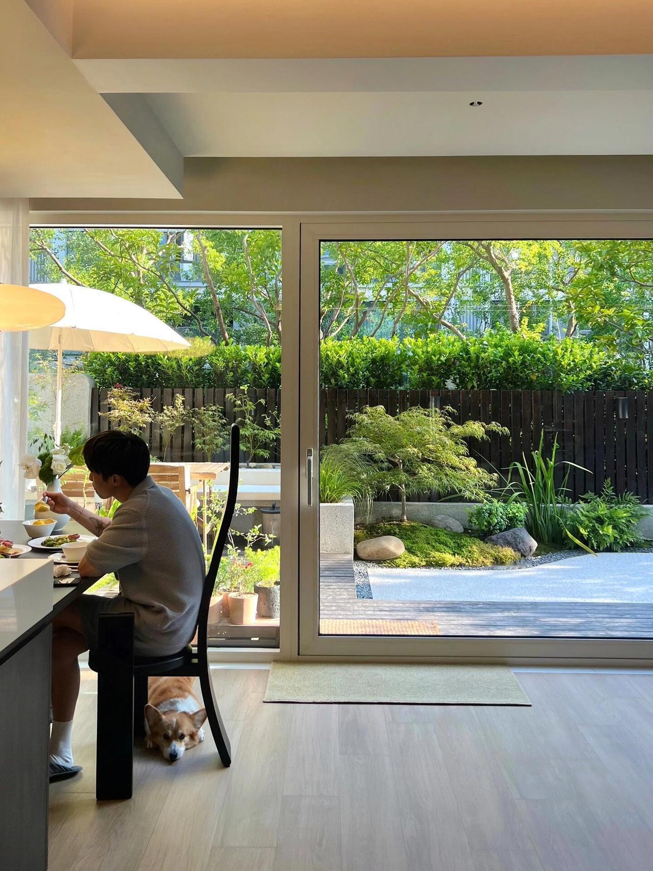 30岁那年，我们在重庆摇号买房，心仪的是4-6楼，手气来了挡不住——摇到了一楼。