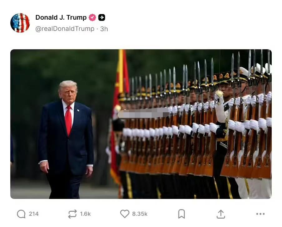 赫格塞斯应该压力山大！特朗普访华回去对中国三军仪仗队痴迷，发了他检阅时的照片与视