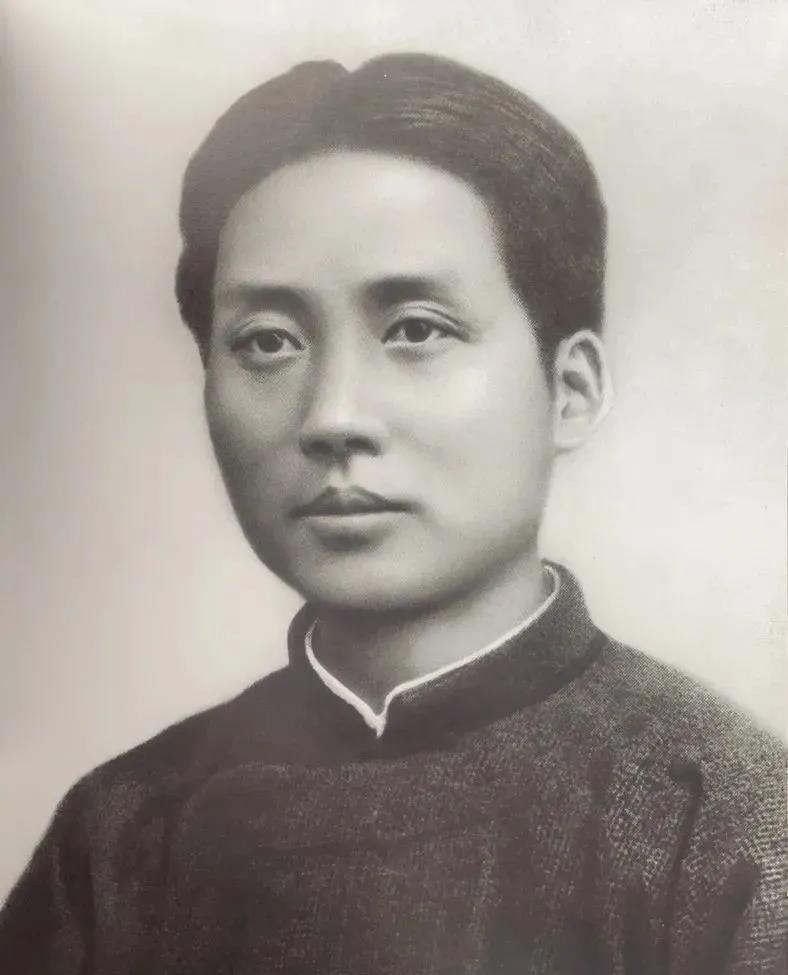 1960年曹云芳受邀进入中南海做客，席间提问仅三个字，却意外勾起毛泽东内心的伤感