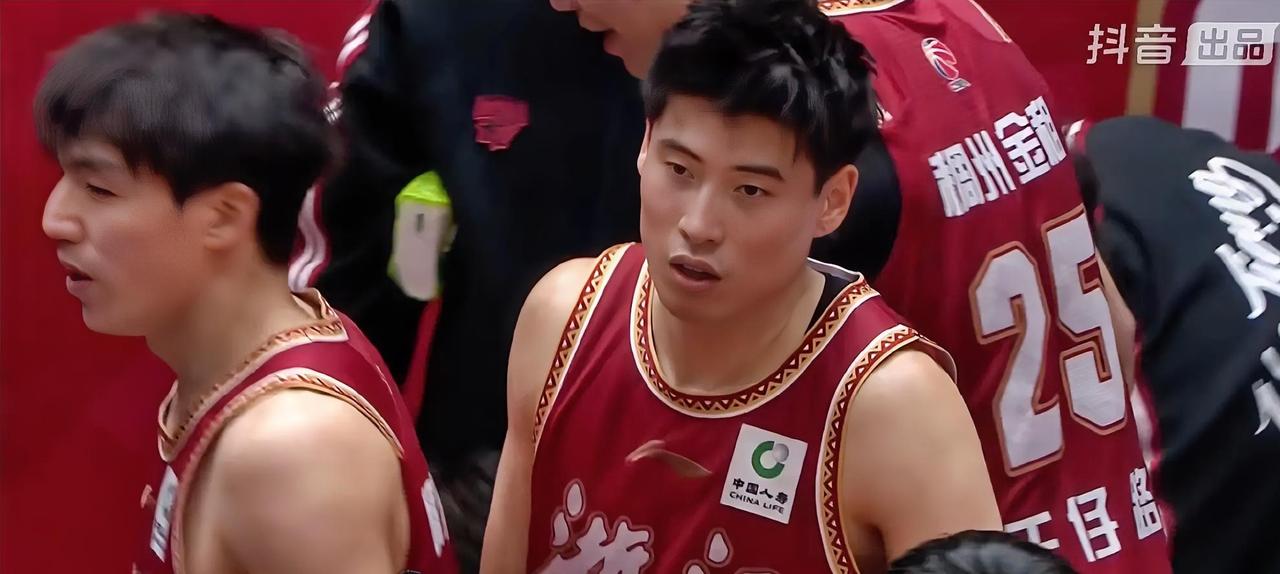 太精彩了，浙江87-70力克广州，这3位球员是赢球最大功臣！1. 程帅澎：状态