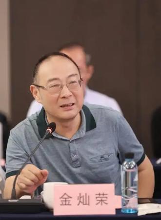 金灿荣教授说的没错，我们其实没必要再去追着日本要一个“道歉”了。毕竟心不在焉的道