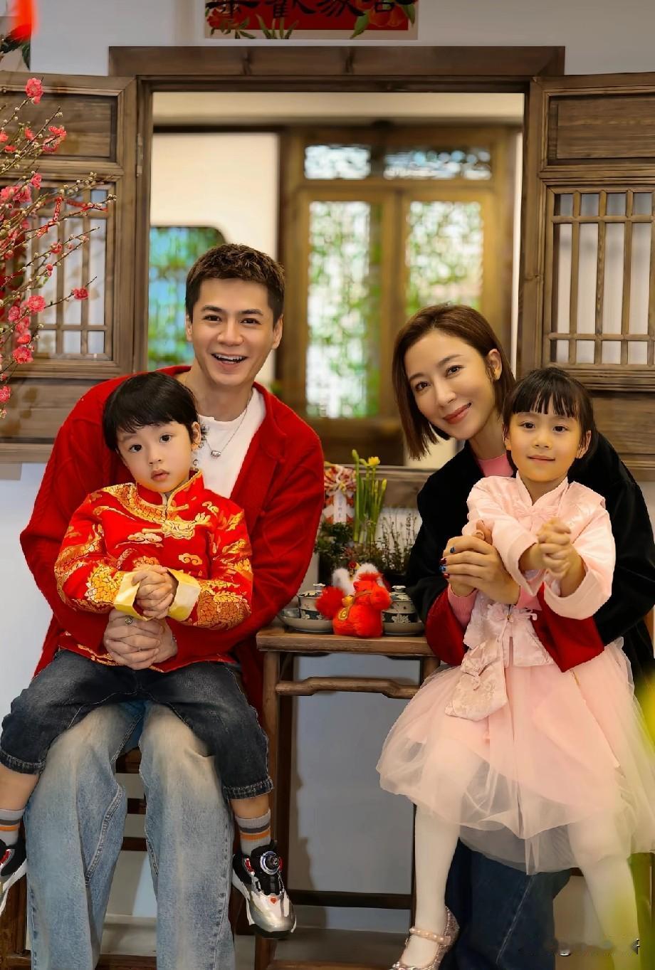 杨怡两个宝宝长的太漂亮了，完美遗传了爸爸妈妈的良好基因[比心]晒图笔记大赛女