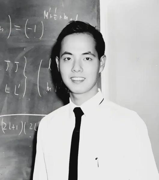 这个世界上我最想不通的人，就是李政道了！北大为李政道特意分配了一套住房，李政道不