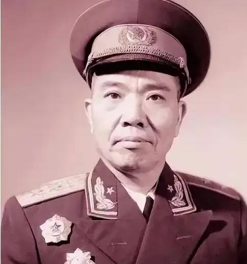 开国大典前夕，周总理深夜去见毛主席，问了伟人一个问题：“还记得当年那个红34师的