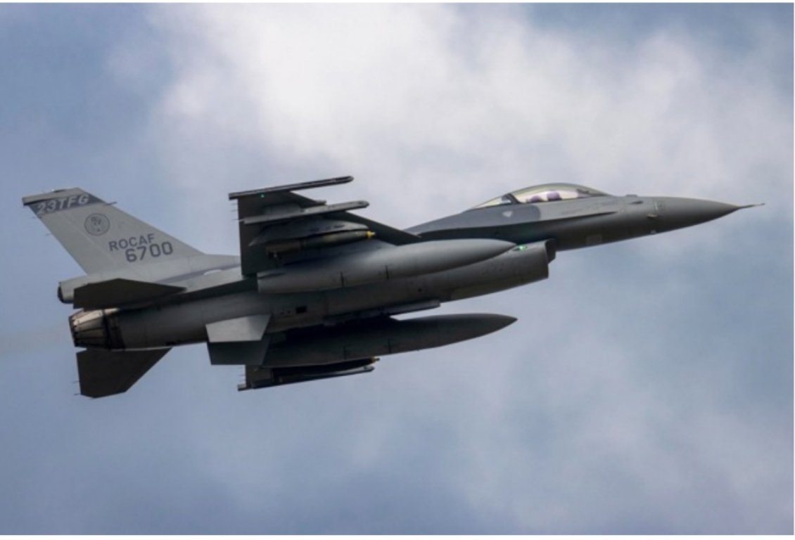 台媒称失事的F-16V(F-16A改进版)机体使用总时间达3894小时，发动机使