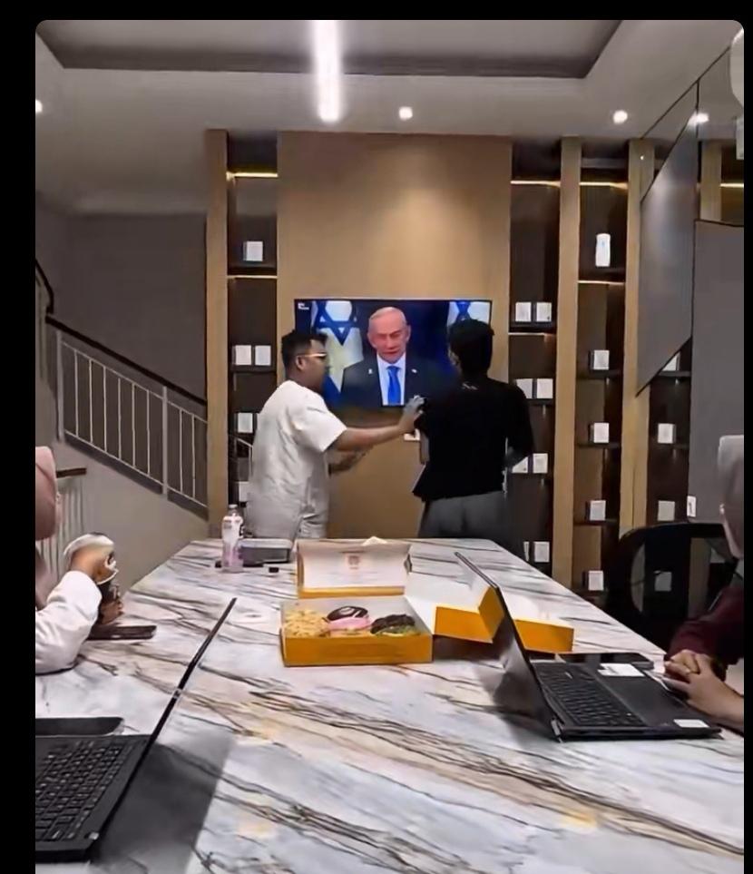 挺好，砸了再买一台中国电视吧！[呲牙笑]