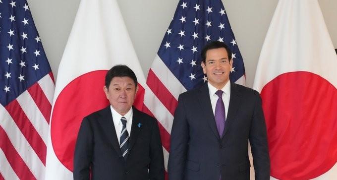 日美外长碰头了，谈的居然全是中国的事。茂木敏充和鲁比奥坐一块儿，聊的是“中国