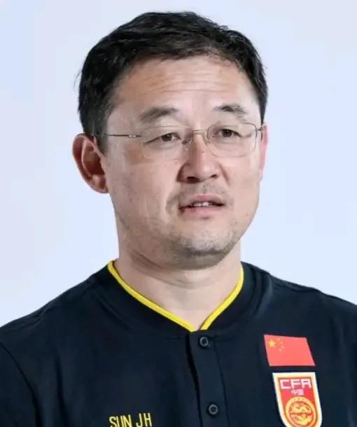 孙继海该要18万赔偿！免费青训，孩子因伤退出，家长要自由身证明，18万不算天价。