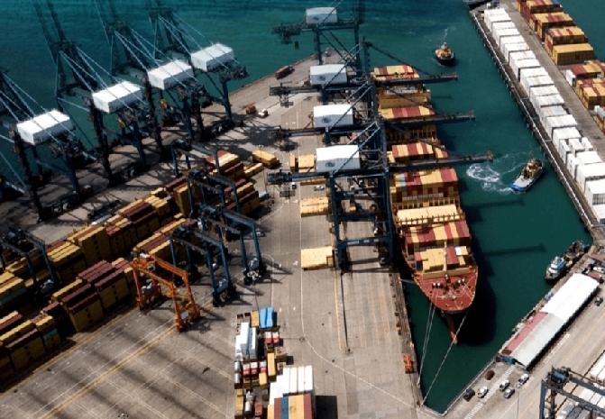 长和出售巴拿马等港口交易陷入僵局。据《华尔街日报》援引消息称，中国政府要求在一项