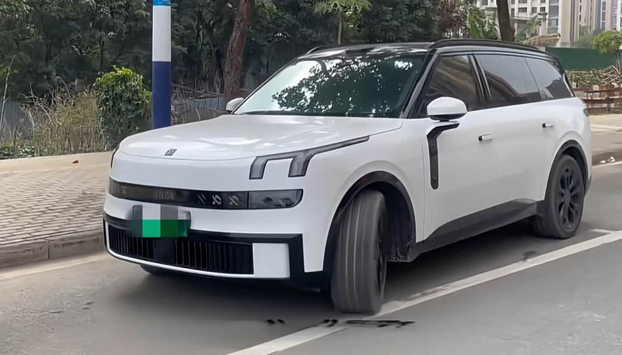我的工作经常需要跨城出差，虽然单位给报销高铁票，但我还是觉得自己开车方便，所以我