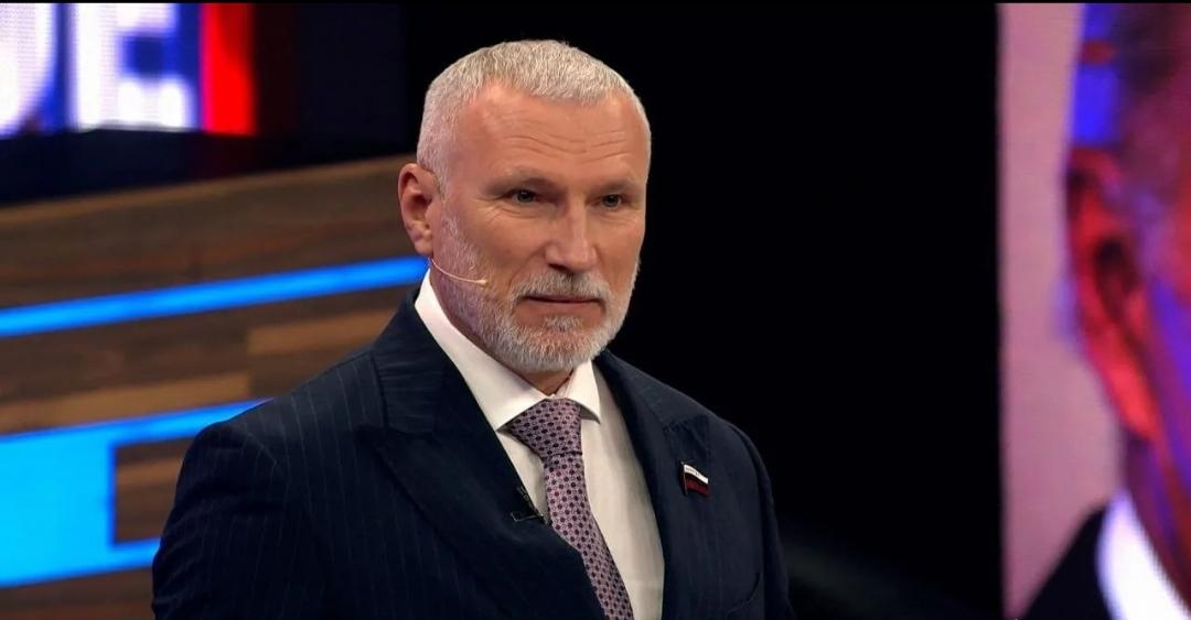 【“击沉几艘快艇”：俄议员呼吁对美方扣押“马林纳”号采取军事回应】“用鱼雷发