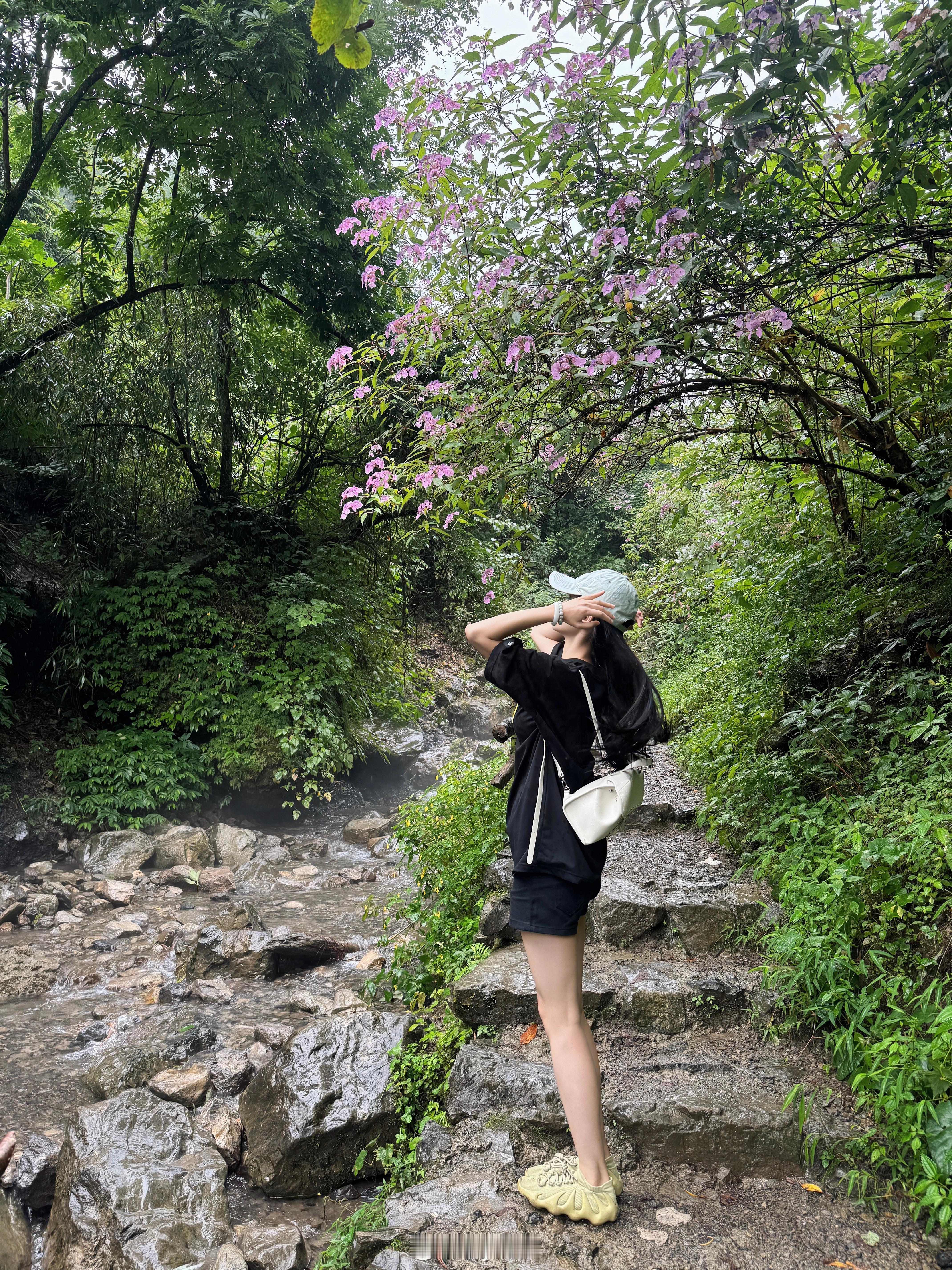 充电五分钟是手机爬山五小时才是自己​​​
