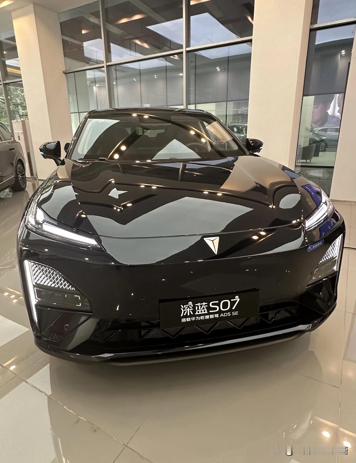 单位同事28岁了还没有结婚，她一点也不急，她说：“选错人，与穷人结婚，你要负责