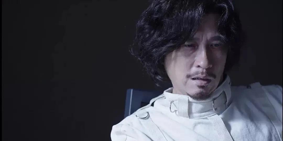 张家辉自编自导自演的电影《赎梦》官宣定档8月23日，这片子香港已经上映过，口碑反