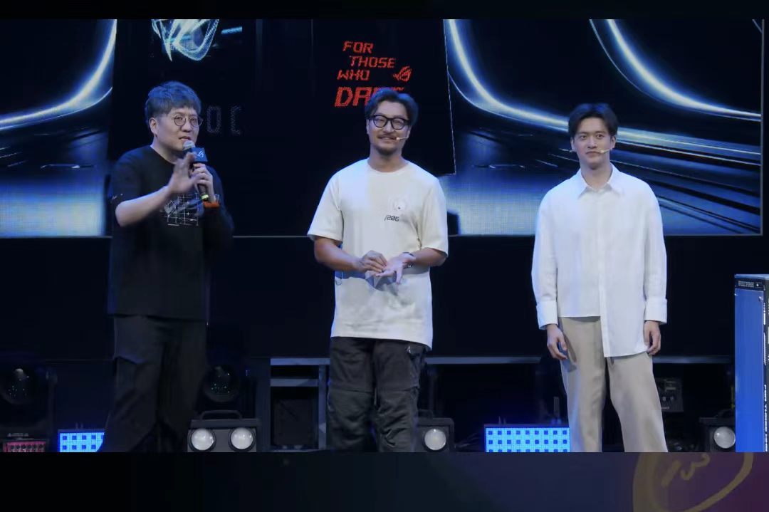 在2026年顶级3A大作与高帧率电竞游戏持续爆火的环境下，一台性能释放彻底、散热