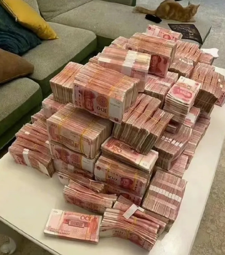 丈母娘家拆迁得了280万给了老婆80万，我高兴坏了。当晚就跟我妈说了，结果第2天