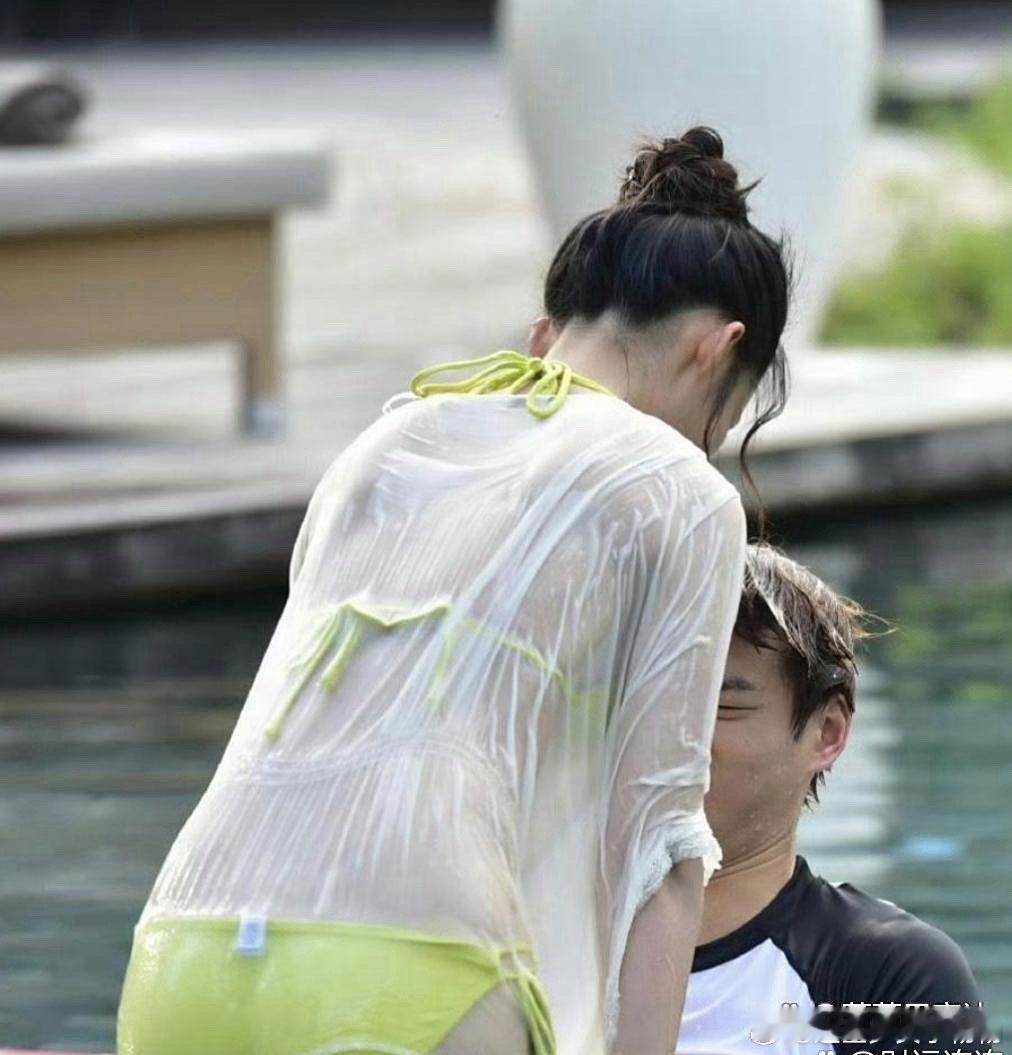李沁出道以来最大的尺度就是参加了这个恋爱综艺……​​​