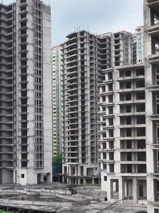 ◆烂尾楼作者:黄永强他盖了那么多楼有些卖了有些没卖大多数只盖到一