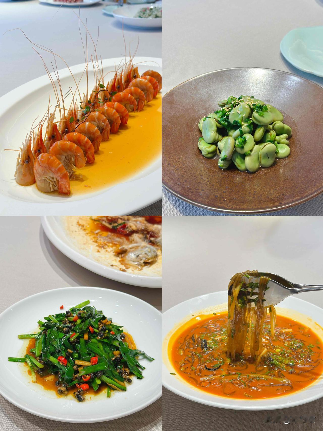 还得是游园京梦！鲥鱼，蚕豆，春笋，芦蒿，荠菜刀鱼馄饨，螺蛳，糯叽叽的青团，一桌吃