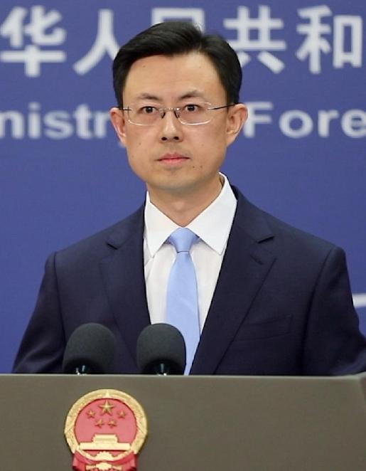 美军向伊朗调集重兵，中方平淡回应，伊朗只剩唯一的选择 美军正往伊朗调重兵，双