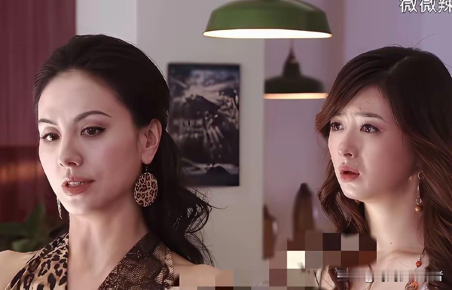 蒋欣胖胖的也很漂亮，如今瘦的看起来单薄了，看起来特别气血不足的样子，不如以前气血