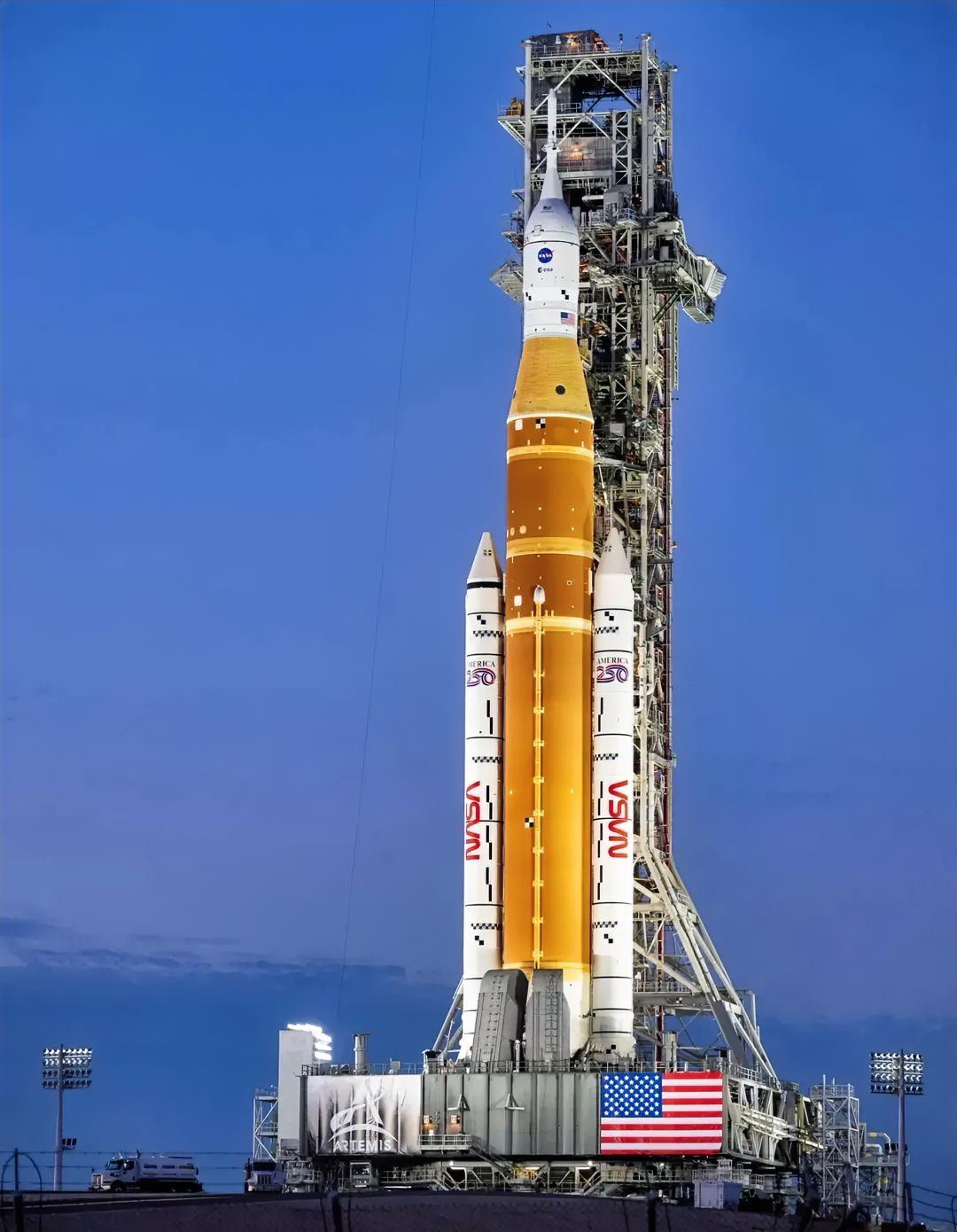 美国“重返月球”大事件，载人绕月飞船即将发射，这是美国50年来首个载人月球任务，