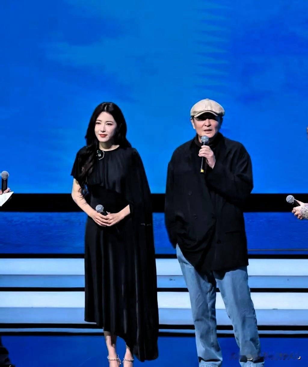 一觉睡醒是不是全网都知道了2025年厦门金鹰电影节正式开幕，聚焦各大热