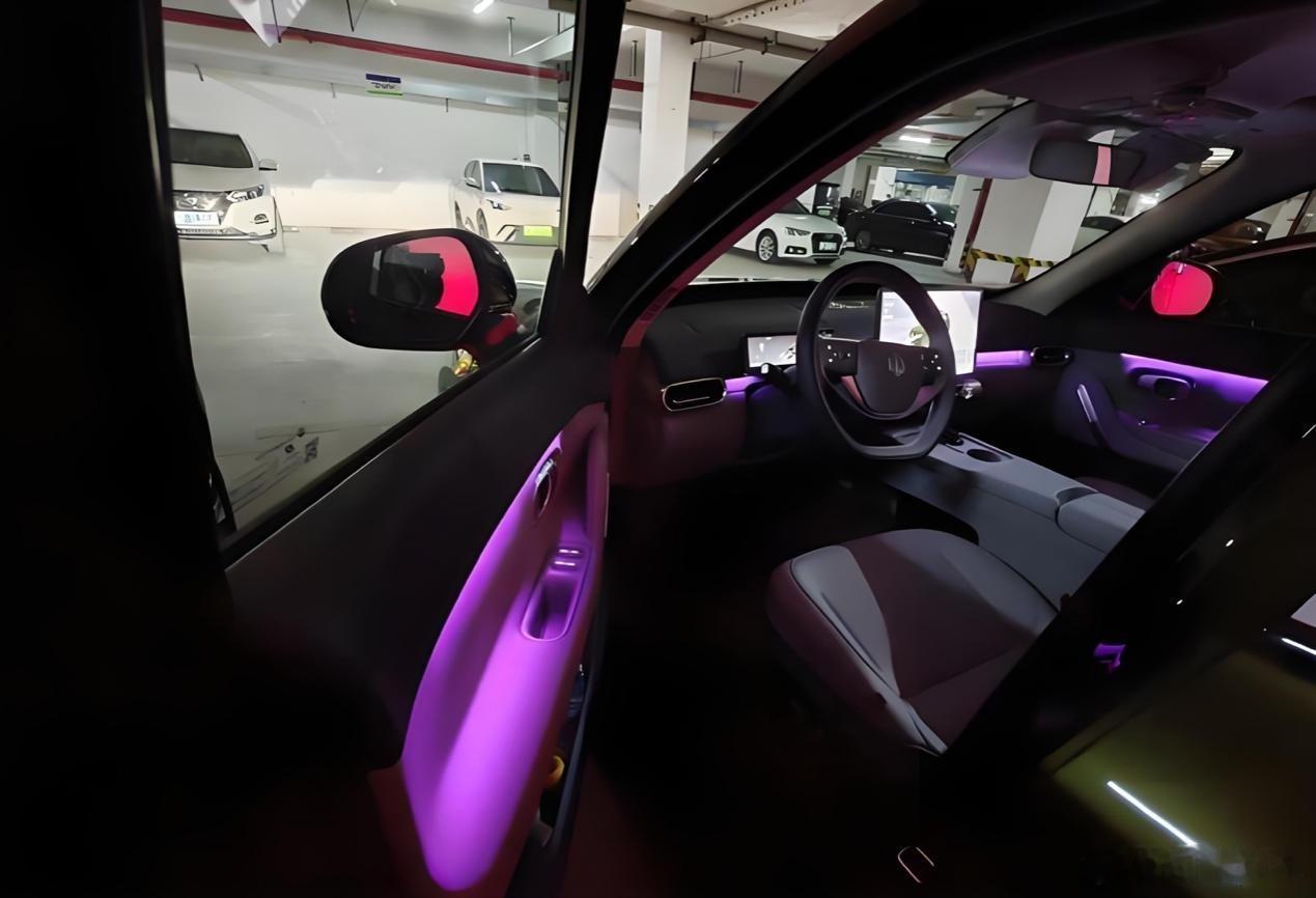 不到10万预算买家用代步车？该选零跑A10，还是比亚迪元UP手握不到10万元预算