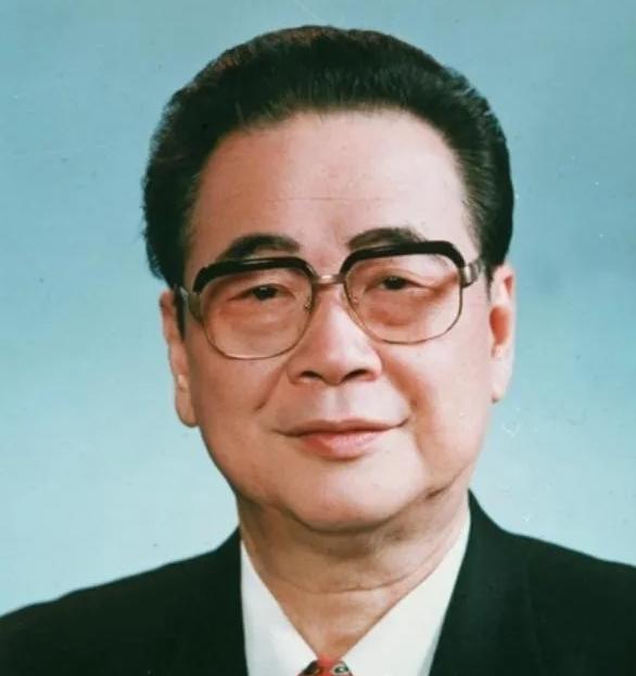 1981年，电力部一些老同志联名向中央反映，对李鹏出任部长表示担忧。他们认为这位