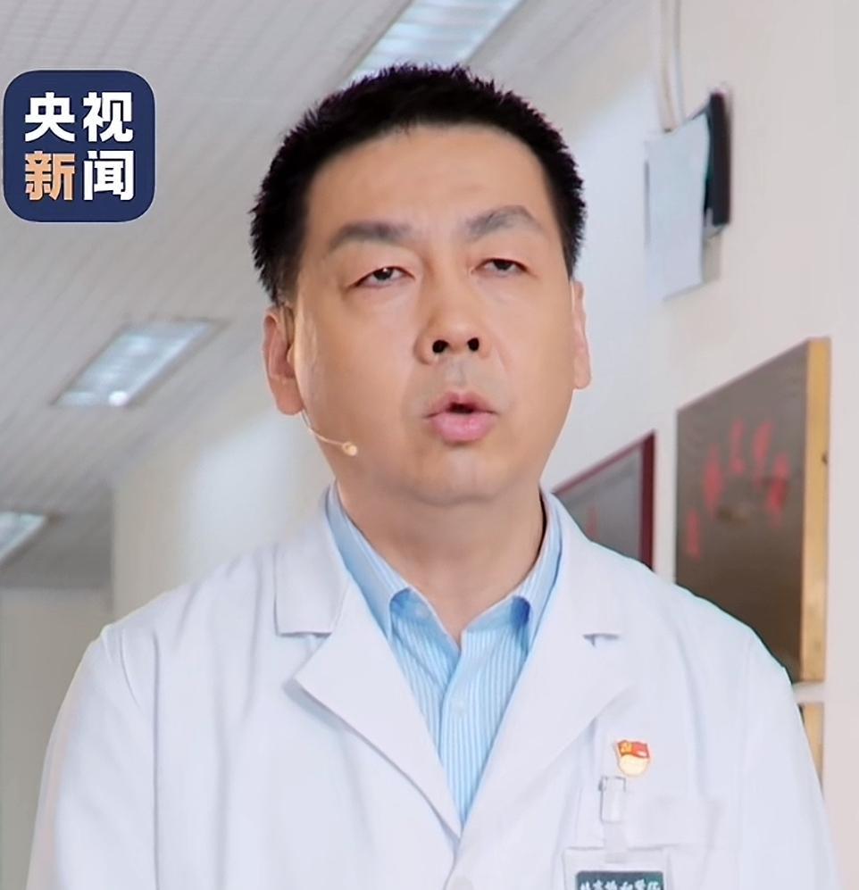 这是协和的副院长杜斌教授！杜教授曾经在2020年发表的一篇论文，当时他就反对协