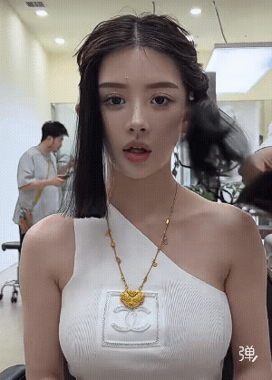人长得好看什么发型都好看大家都在问地址，约时间，你们怎么不问呢？[捂脸哭]