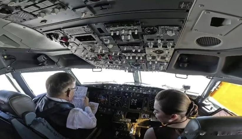 泰国国王携王后结束了为期5天的访华行程，王后访华期间所表现出来的优雅、得体、大气