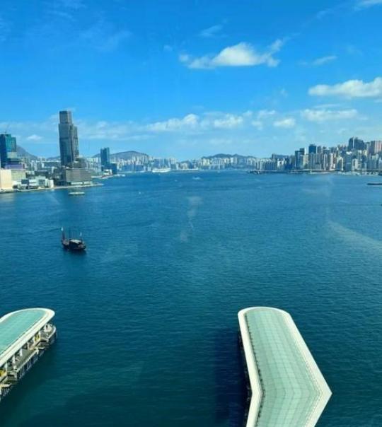 承诺最后兑现了。90年代，香港富商斥巨资建成了虎门大桥，他豪言：“等收回成本30