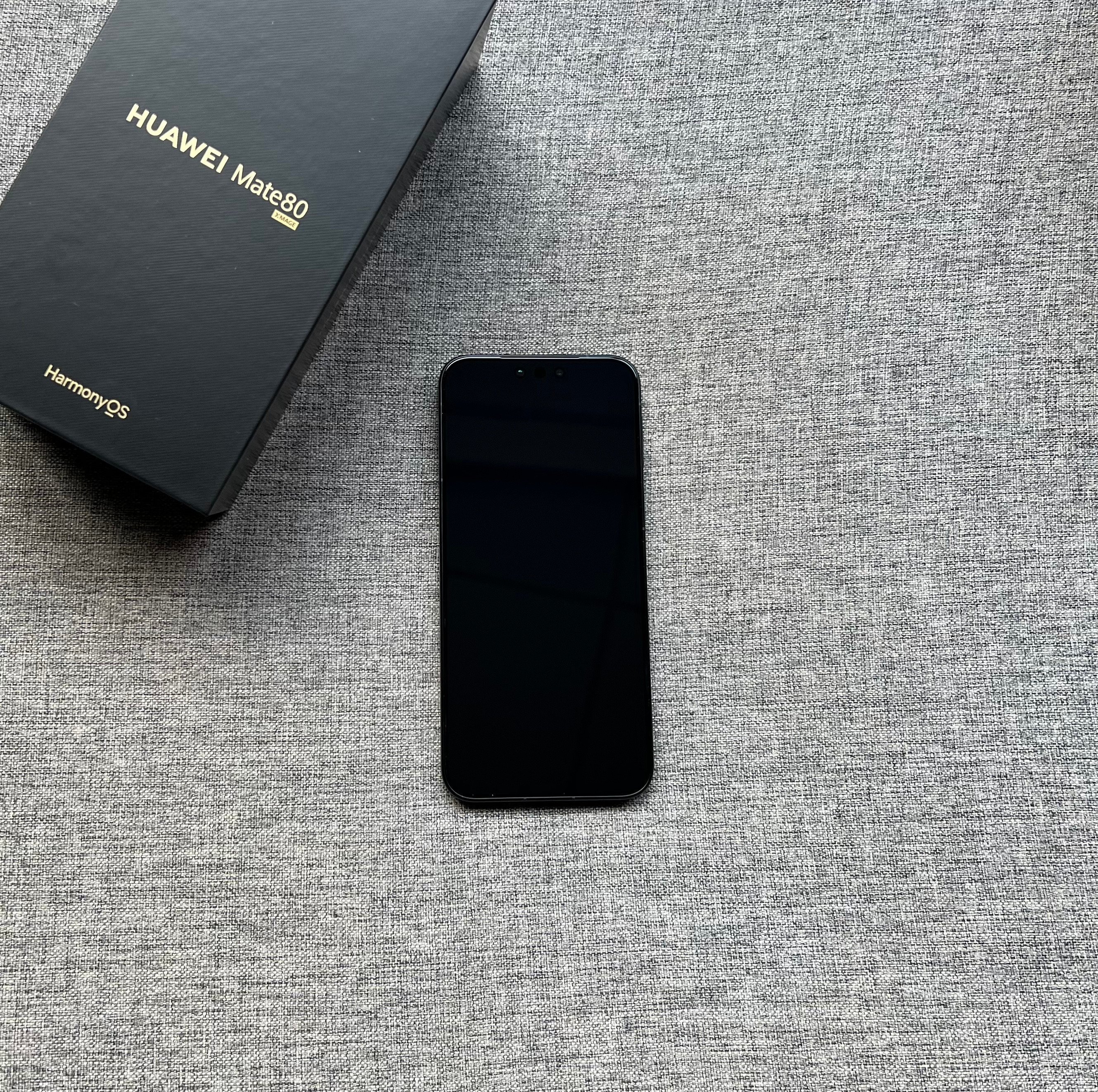 华为Mate8016+512G曜石黑，99新无磕碰无划痕，盒子配件全套，全国