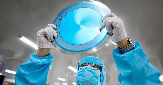 美国曾经终于想明白了：从前中国没有的芯片，他不卖给中国，结果中国开始自主研发，没