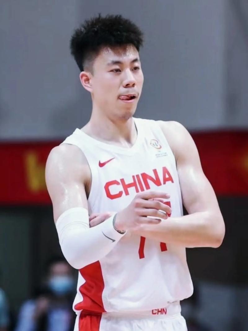 上海签张镇麟真的是看走眼了吗？昨晚，上海和浙江广厦的热身赛，张镇麟表现不尽如人意